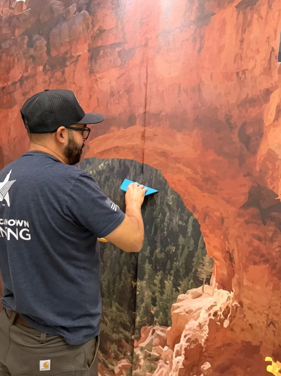 Wallpaper mural installation